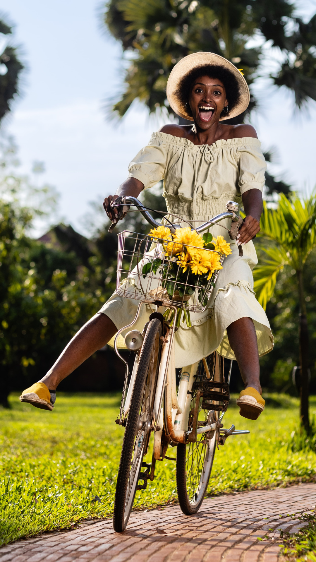 Yellow-classic-espadrilles-for-women-video