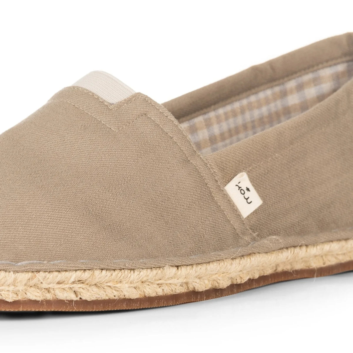 Handmade espadrilles for men in beige cotton canvas_close up