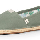 Handmade espadrilles for men in green cotton canvas_close up