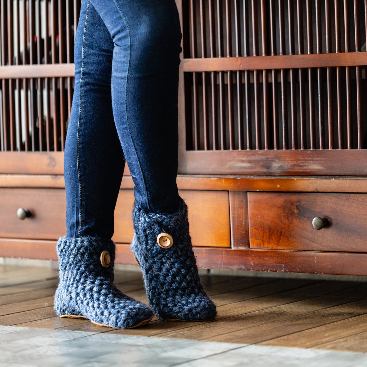 Extra chunky wool slippers handmade by KOW in charcoal gray
